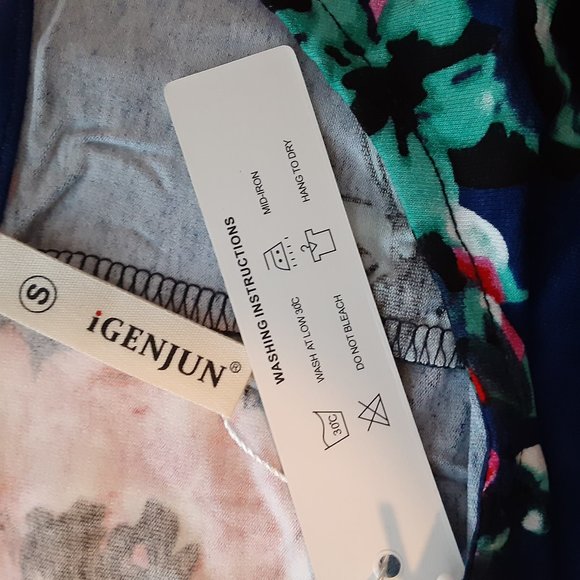 Dark Blue & Floral Print Sleeveless V Neck Tunic Top - Picture 11 of 12